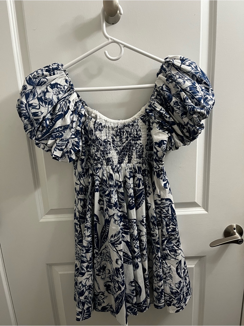 Abercrombie Women’s Blue Floral Puff-Sleeve Dress - Picture 2 of 3